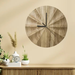 שעון קיר דמוי עץ