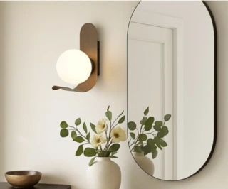 מנורת קיר פליז דגם איימי