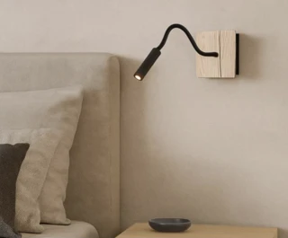 מנורת קיר קריאה עיצוב עץ כהה/בהיר