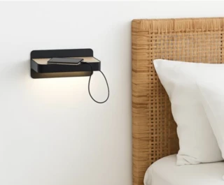 מנורת קיר מדף עם הטענת USB לחדר שינה שחור/לבן