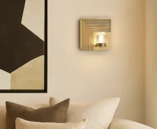 מנורת קיר לחדר שינה לצידי המיטה שחור/זהב